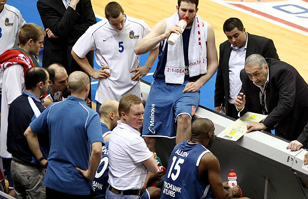 在变革中寻 在变革中寻