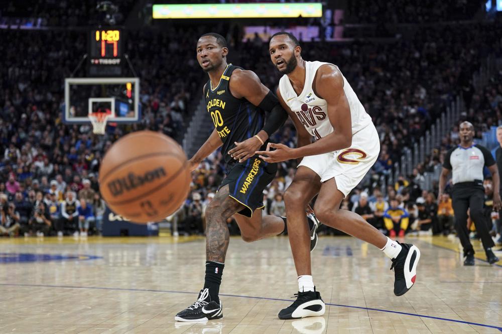 坛声名鹊起 坛声名鹊起